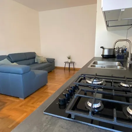 The Little Duck - Modern With Balcony דירה קומו