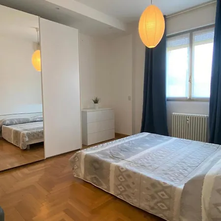 The Little Duck - Modern With Balcony Апартаменты *