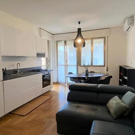 The Little Duck - Modern With Balcony Апартаменты Комо