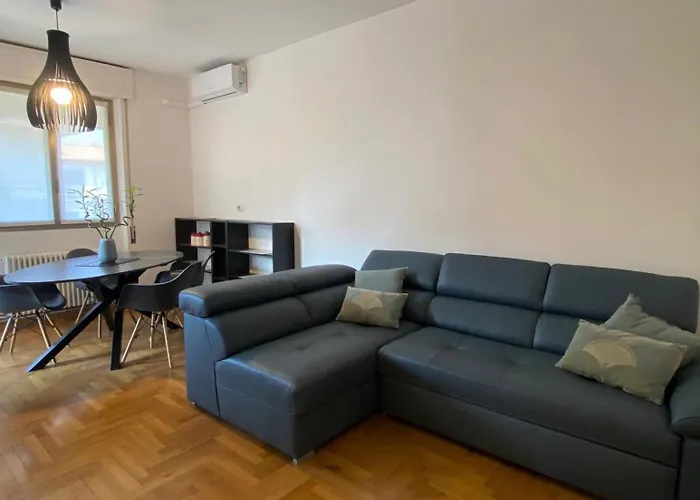 The Little Duck - Modern With Balcony * Como
