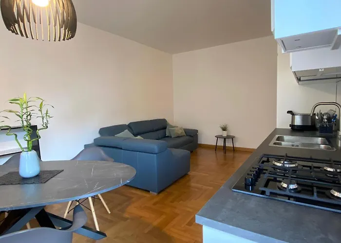 Apartament The Little Duck - Modern With Balcony Como